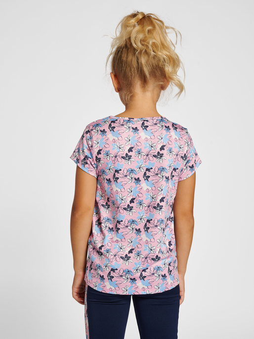 hmlNANNA T-SHIRT S/S, ZEPHYR, model