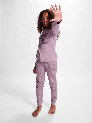 hmlCAROLINA NIGHT SUIT, ARCTIC DUSK, model