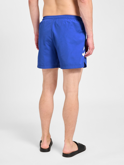 hmlPULSE SWIM SHORTS, DAZZLING BLUE, model
