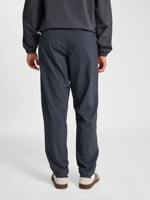 hmlPULSE WOVEN W PANTS, EBONY, model