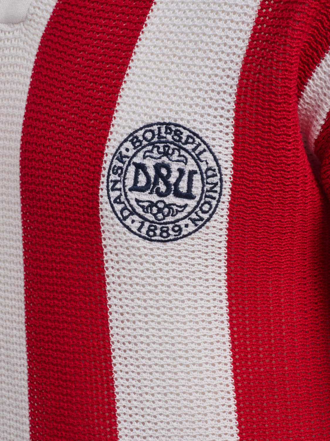 DBU 26 FAN KNIT PULLOVER, WHITE/TANGO RED, packshot