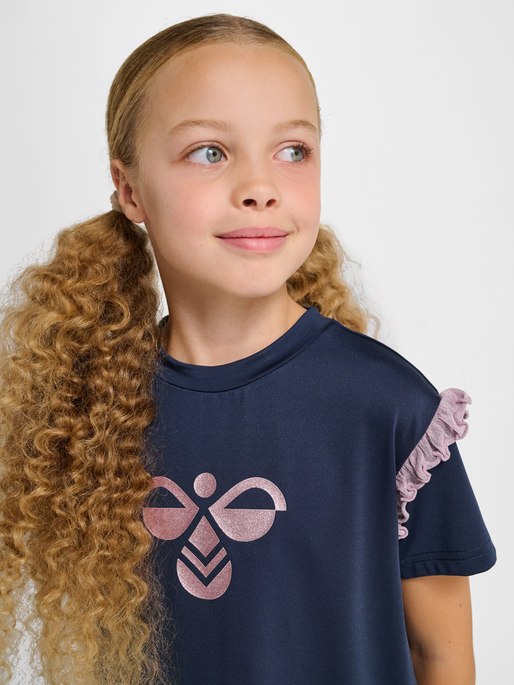 hmlJR MIX GLITTER T-SHIRT S/S, BLACK IRIS, model