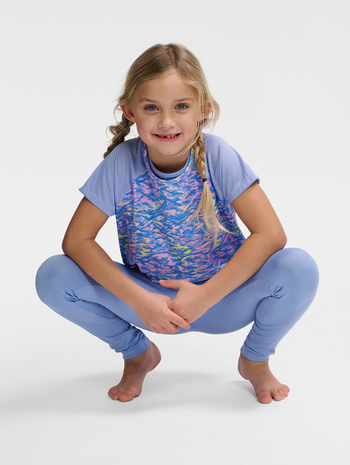 products | hummelsport.seAll - amazing Kids on hummel tops and T-shirts hummel