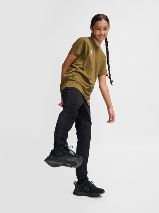 hmlGO 2.0 SWEATPANTS KIDS, BLACK, model