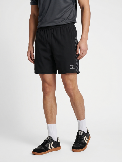 hmlAUTHENTIC WOVEN SHORTS, BLACK, model