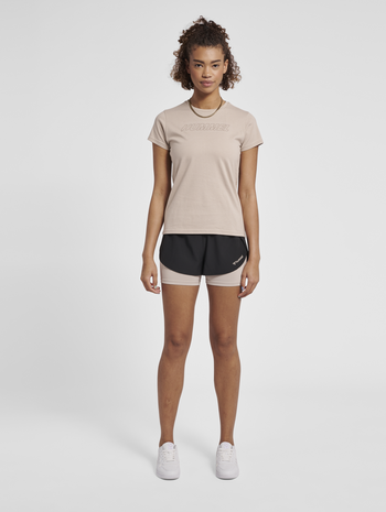 hmlTE CALI COTTON T-SHIRT, CHATEAU GRAY, model