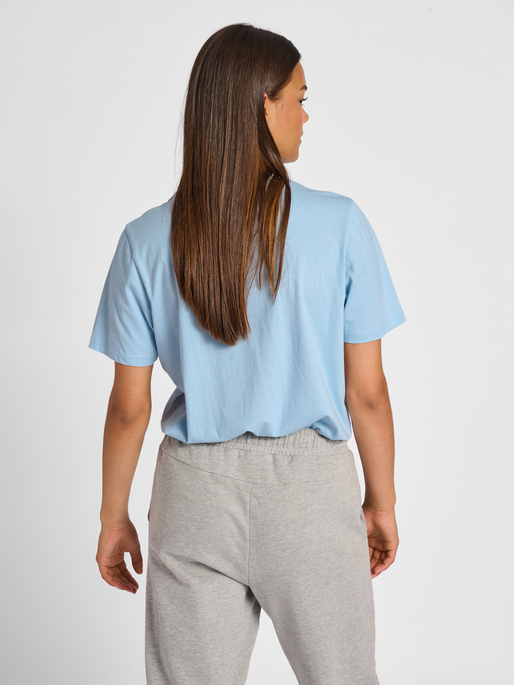 hmlIC MARTY T-SHIRT, CELESTIAL BLUE, model