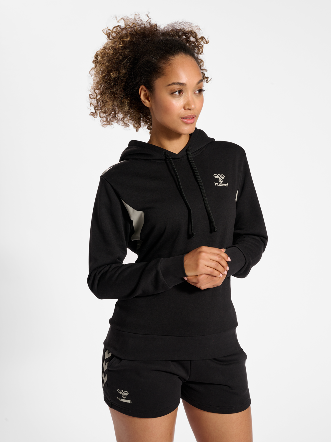 通販豊富な】 AKM - 新品 5.2万 AKM×HUMMELコーチジャケット