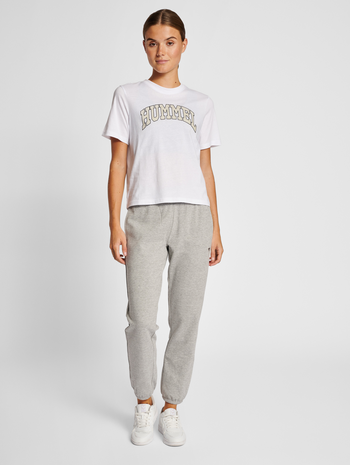 hmlIC GILL LOOSE T-SHIRT, WHITE, model