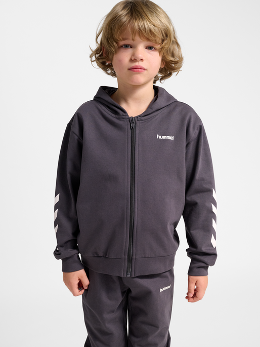 hmlJR LOGO ZIP JACKET, EBONY, model