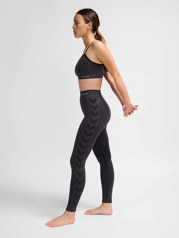 hmlCI SEAMLESS MID WAIST TIGHTS, BLACK MELANGE, model