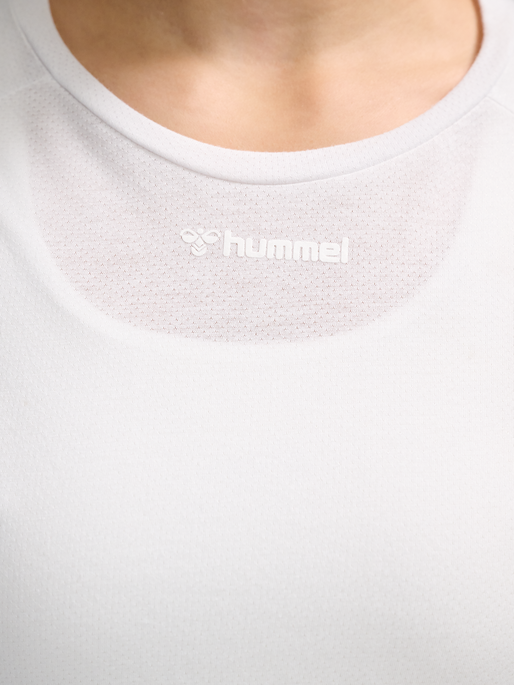 hmlMT VANJA T-SHIRT L/S, WHITE, model