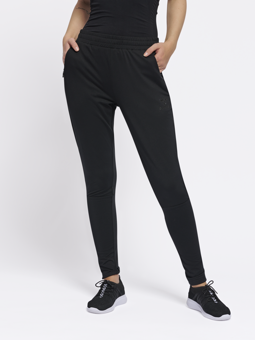 hmlSELBY TAPERED PANTS, BLACK, model