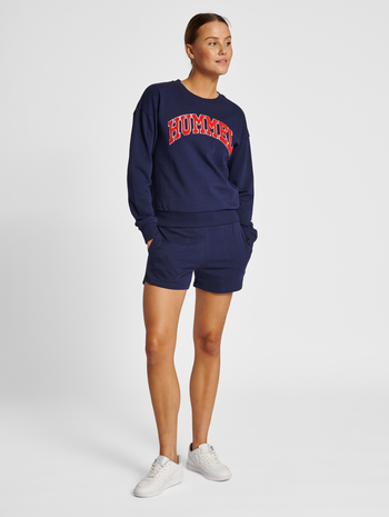 hmlIC BILLIE SWEATSHIRT, PEACOAT, model