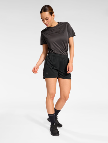 hmlACTIVE PL SHORTS WOMAN, BLACK, model