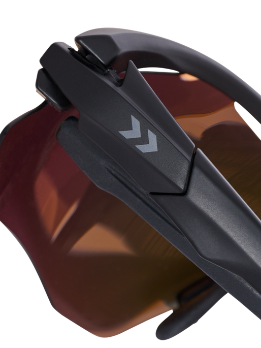 hmlBASE JUMPER, 2001, packshot