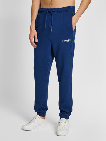 hmlLGC RYAN SWEATPANTS, ESTATE BLUE, model