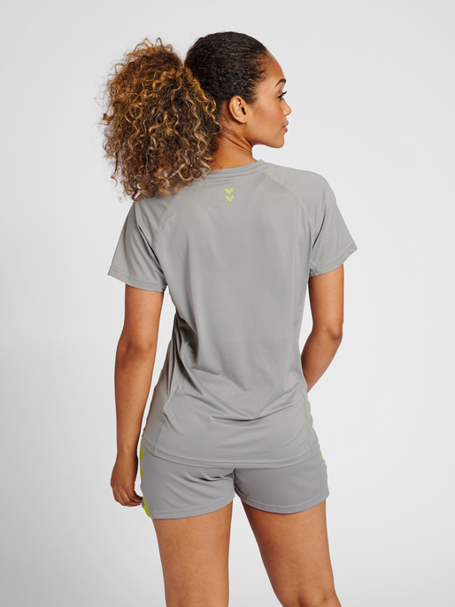 hmlGG12 TRAINING TEE S/S WOMAN, 1100, model