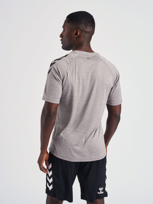 hmlCORE XK CORE POLY T-SHIRT S/S, GREY MELANGE, model