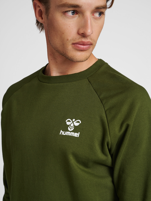 hmlISAM 2.0 SWEATSHIRT, RIFLE GREEN, model