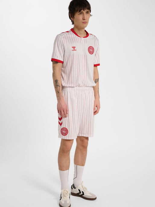 DBU 26 AWAY SHORTS, WHITE, model