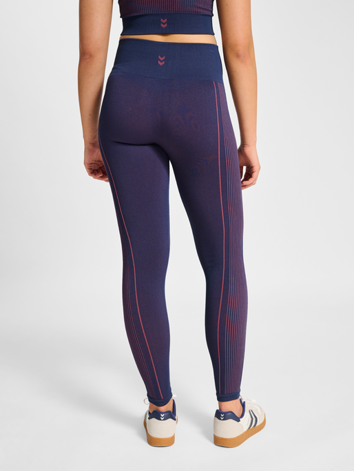 hmlYOGA SEAMLESS HW TIGHTS, DRESS BLUES, model