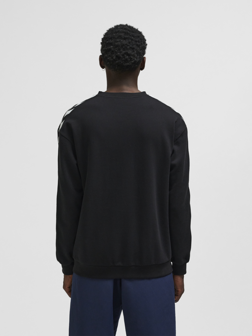 hmlARCHIVE SWEATSHIRT PEANUTS, BLACK, model