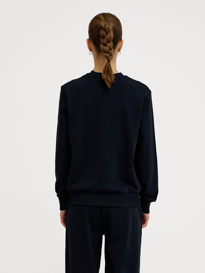 hmlPULSE W SWEAT CREWNECK, BLACK, model
