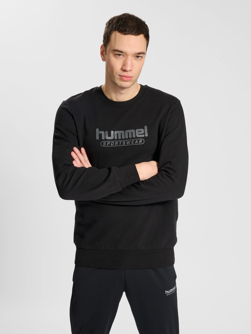 hmlBOOSTER SWEATSHIRT, BLACK, model