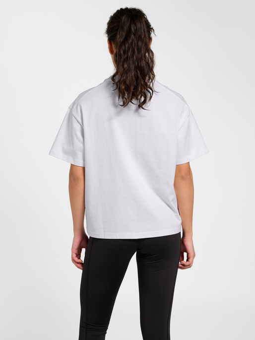 hmlKEEPER GRAPHIC W T-SHIRT S/S, WHITE/WHITE, model