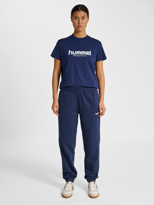 hmlLEGACY 2.0 W SWEATPANTS, DRESS BLUES, model