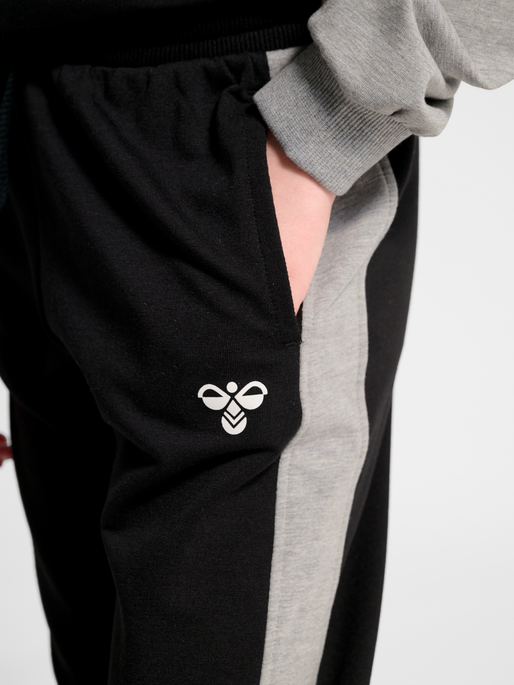 hmlESSEN PANTS, BLACK, model