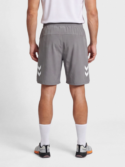 hmlLEAD 2.0 WOVEN SHORTS, STEEL GRAY, model