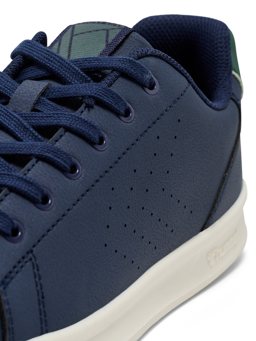 COURT LINE SN, BLACK IRIS, packshot