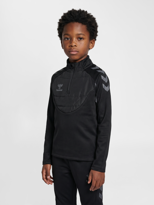 hmlBTC WINTER TRAINING HALF ZIP KID, BLACK, model