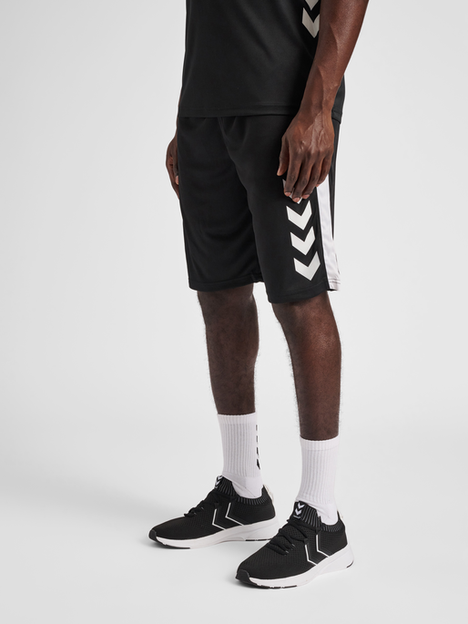 hmlCORE XK BASKET SHORTS, BLACK, model