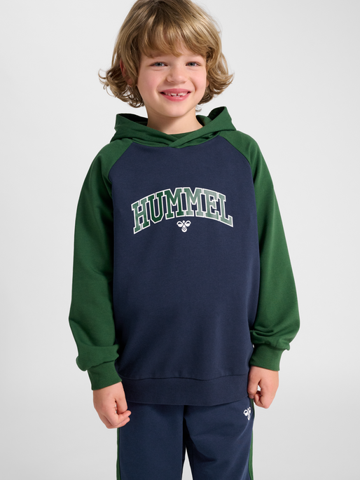 hmlESSEN HOODIE, DRESS BLUES, model