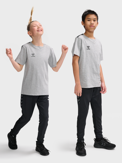 hmlAUTHENTIC CO T-SHIRT S/S KIDS, GREY MELANGE, model