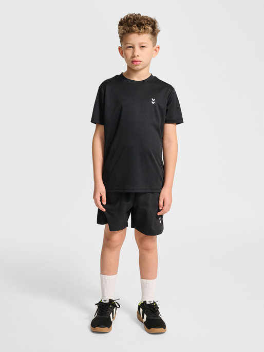 hmlJR PULSE TRAINING T-SHIRT, BLACK, model