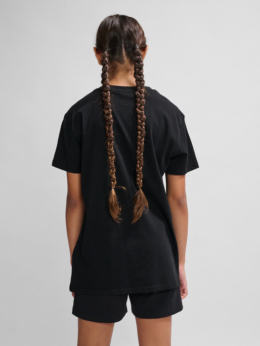 hmlGO 2.0 T-SHIRT S/S KIDS, BLACK, model