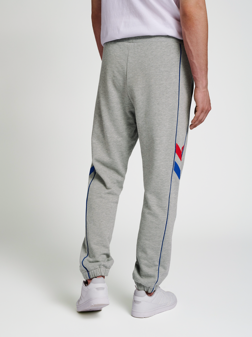 hmlIC DURBAN REGULAR PANTS, GREY MELANGE, model