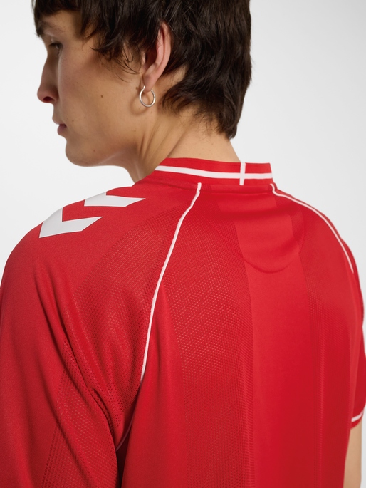 DBU 26 HOME JERSEY S/S, TANGO RED, model