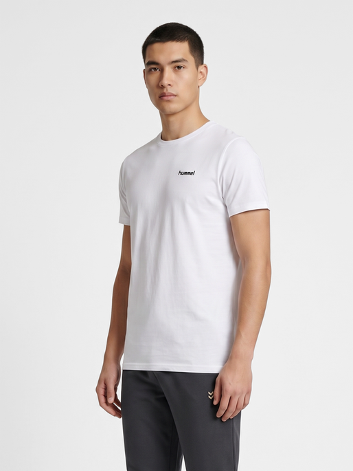 hmlPULSE GRAPHIC T-SHIRT S/S, WHITE, model