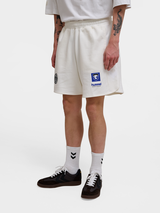 hmlOVERSIZED SHORTS GAMBA, TOFU, model