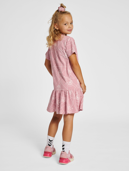 hmlKIMBERLY DRESS S/S, ZEPHYR, model