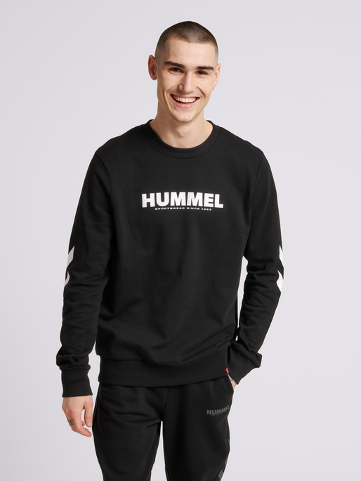 hmlLEGACY SWEATSHIRT, BLACK, model