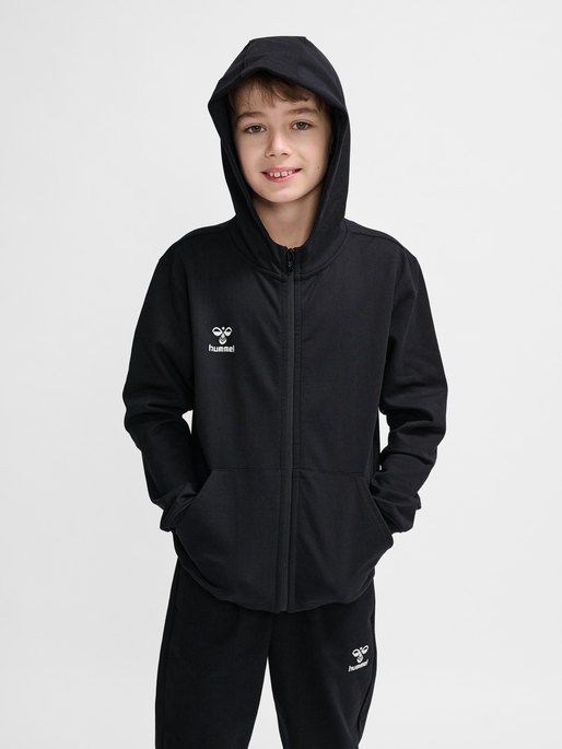 hmlGO 2.0 ZIP HOODIE KIDS, BLACK, model