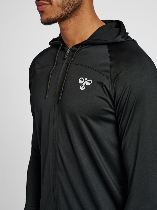 hmlGG12 TRAINING HOODIE, 2001, model