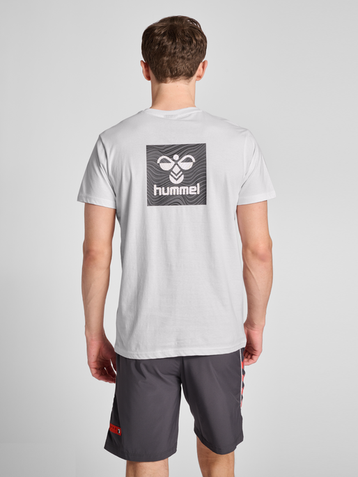 hmlOFFGRID TEE S/S, WHITE/FORGED IRON, model