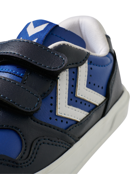 CAMDEN JR, BLACK IRIS, packshot